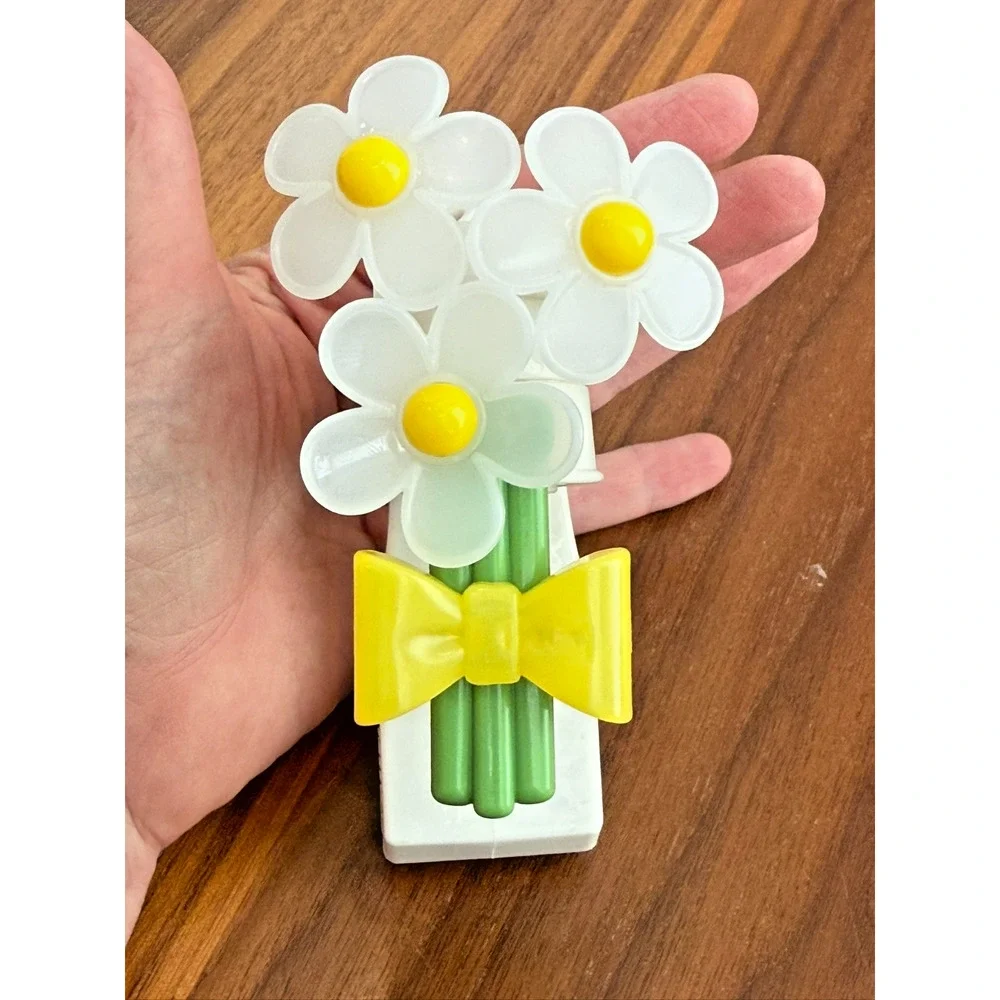 (2) BATH AND BODY WORKS White DAISYs & Purple Sunflower WALLFLOWERS DIFFUSERS